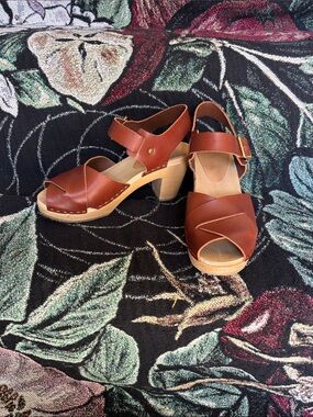 BRYR Emma crossed toe sienna brown Leather Block Heel Sandals